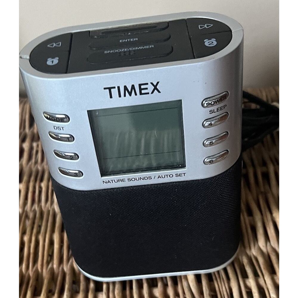 Timex T307S Dual Alarm Clock Radio Nature Sounds Preset Tuning Aux Plug In Free